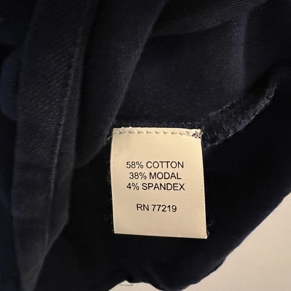 Mens button down shirt size XL. Navy blue by Joseph Abboud. Worn once! EUC - Picture 3 of 7